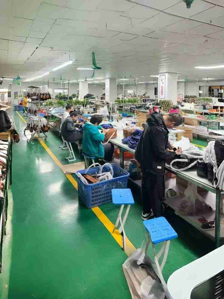 Sample approval Mass production begins