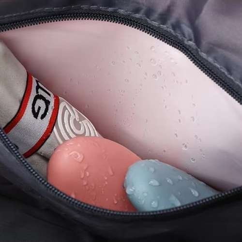 Inside Wet and Dry small Pocket